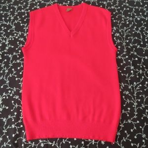 vintage unbranded sweater vest sz L 52/54 red 70% Polyacrylic 30% wool